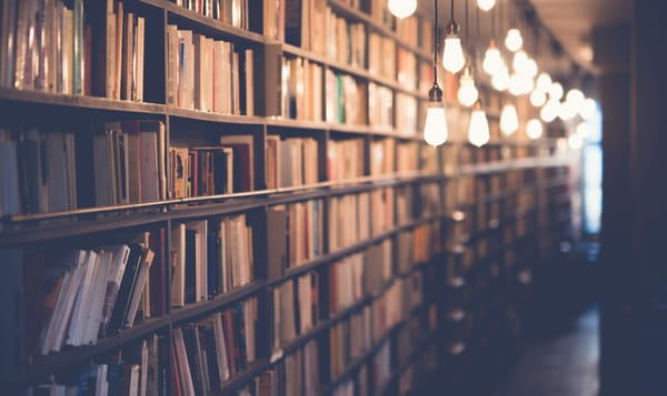 Tsundoku — o nome japonês para o hábito de acumular futuros.